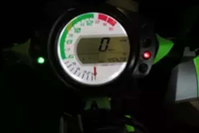 Kawasaki ZX 10 (2010) thumbnail 6