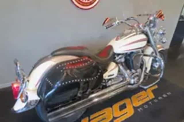 Yamaha XV 1600 Wildstar (2003) thumbnail 3