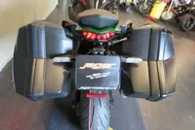 Kawasaki Ninja 1000SX (2023) thumbnail 4