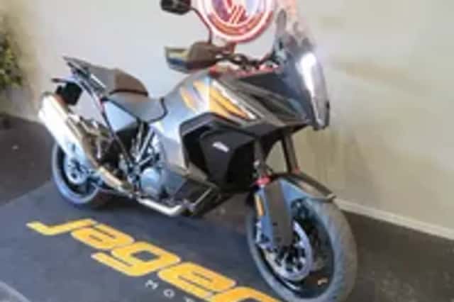 KTM 1290 Super Adventure (2022) thumbnail 2