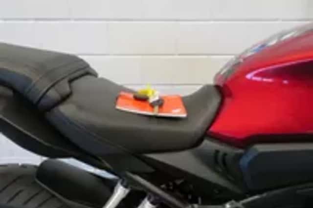 Honda CB650R (2024) thumbnail 5