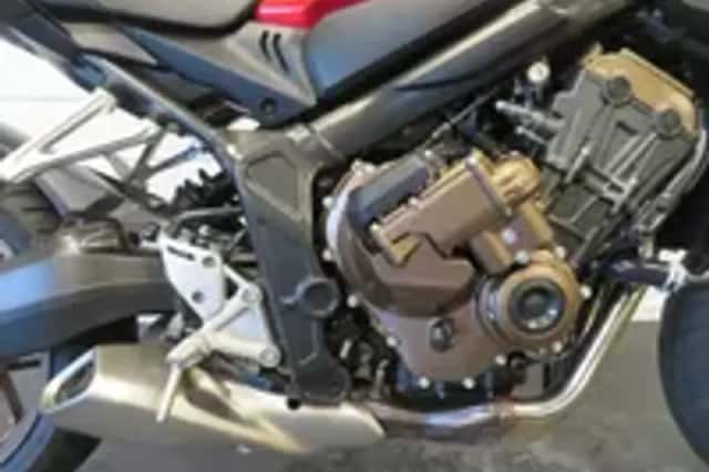 Honda CB650R (2024) thumbnail 6