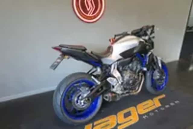 Yamaha MT-07 (2015) thumbnail 3