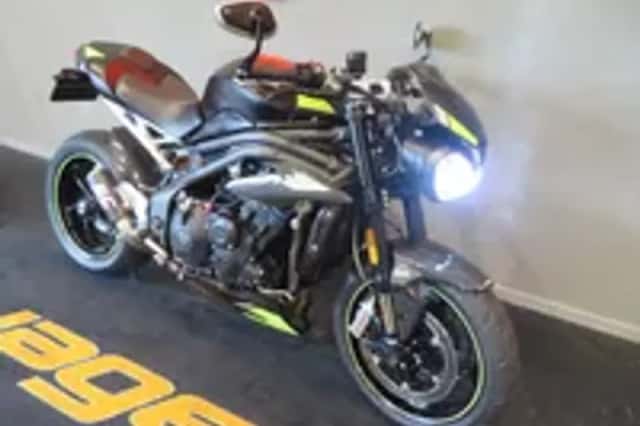 Triumph Speed Triple (2021) thumbnail 2