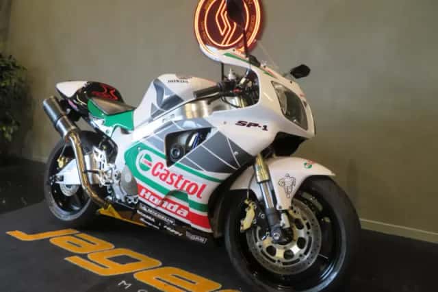 Honda VTR 1000 SP 1 (2001) thumbnail 2