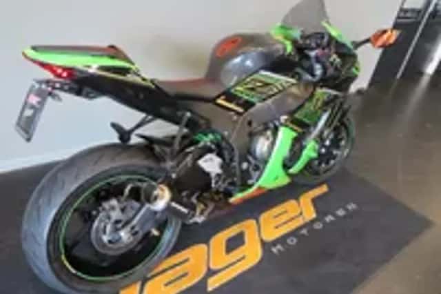 Kawasaki ZX 10 (2018) thumbnail 3