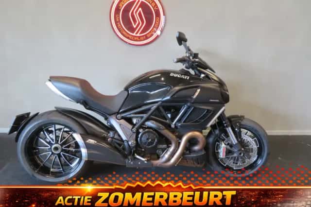 Ducati Diavel (2011) thumbnail 1