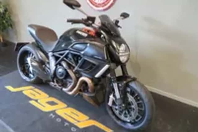Ducati Diavel (2011) thumbnail 2