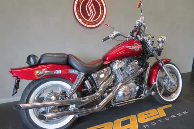 Honda VT 1100 (1994) thumbnail 3