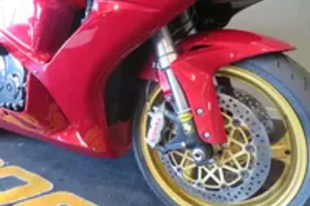 Honda CBR1000RR (2006) thumbnail 5