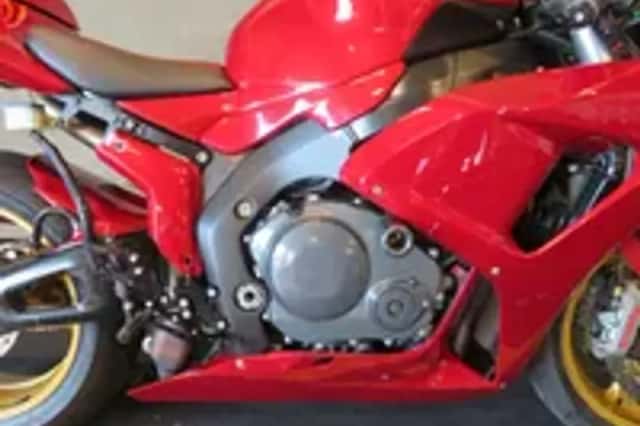 Honda CBR1000RR (2006) thumbnail 6