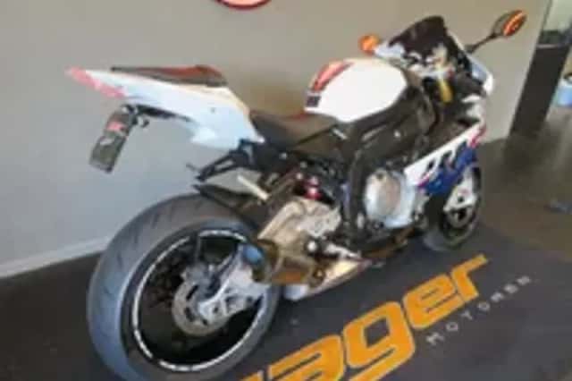 BMW S 1000 RR (2010) thumbnail 3