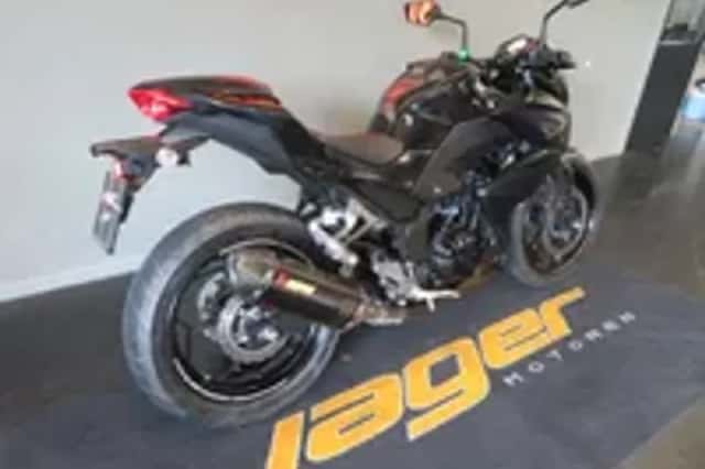 Kawasaki Z300 (2016) thumbnail 3