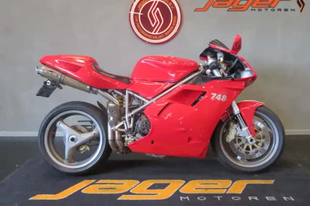 Ducati 748 (2001) thumbnail 1