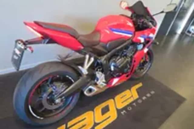 Honda CBR650R (2024) thumbnail 3