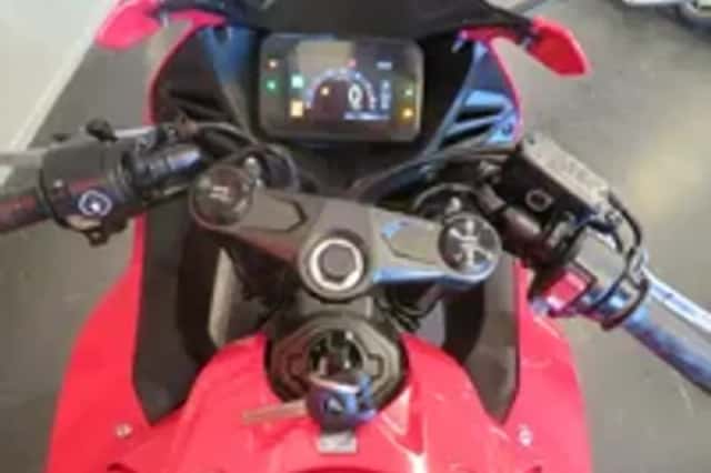 Honda CBR650R (2024) thumbnail 5