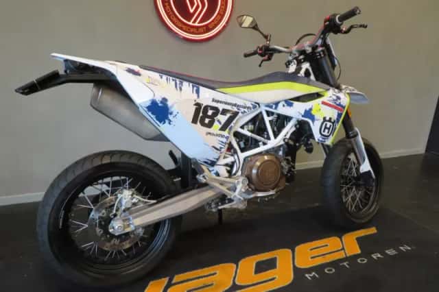 Husqvarna 701 Supermoto (2017) thumbnail 3