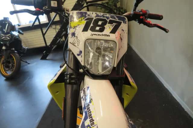 Husqvarna 701 Supermoto (2017) thumbnail 4