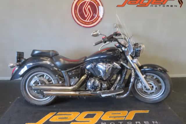 Yamaha XVS 1300 A Midnight Star (2007) thumbnail 1