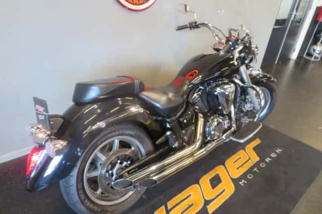Yamaha XVS 1300 A Midnight Star (2007) thumbnail 3