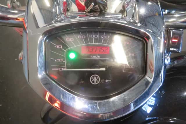 Yamaha XVS 1300 A Midnight Star (2007) thumbnail 6