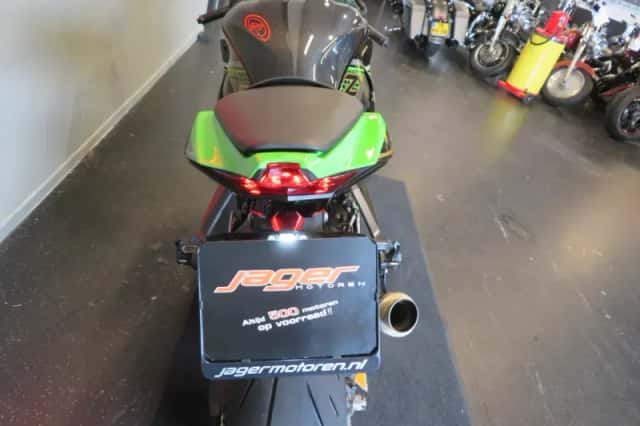Kawasaki ZX 10 (2018) thumbnail 3