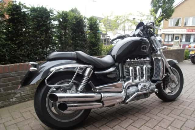 Triumph Rocket III (2004) thumbnail 3