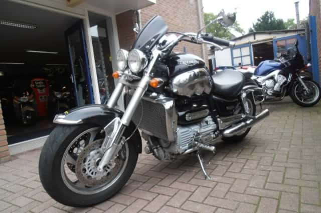 Triumph Rocket III (2004) thumbnail 4