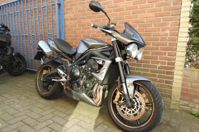 Triumph Street Triple 675 (2011) thumbnail 1