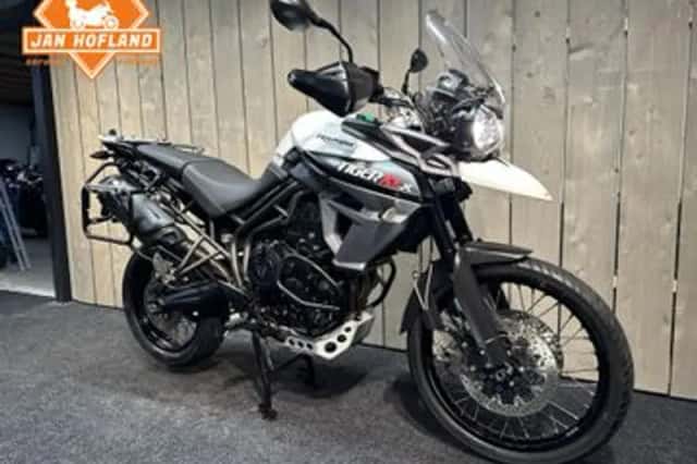 Triumph Tiger 800 XCX (2016) thumbnail 2