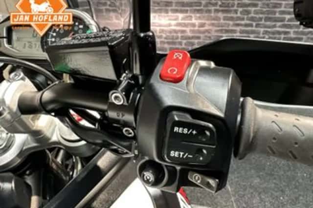 Triumph Tiger 800 XCX (2016) thumbnail 6