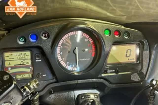 Honda CBR 1100 XX Super Blackbird (2003) thumbnail 5