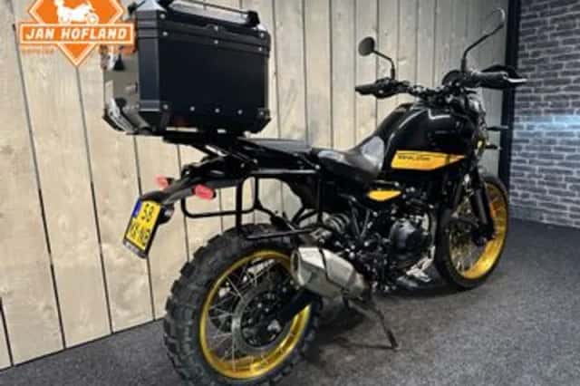 Royal Enfield Himalayan (2025) thumbnail 2