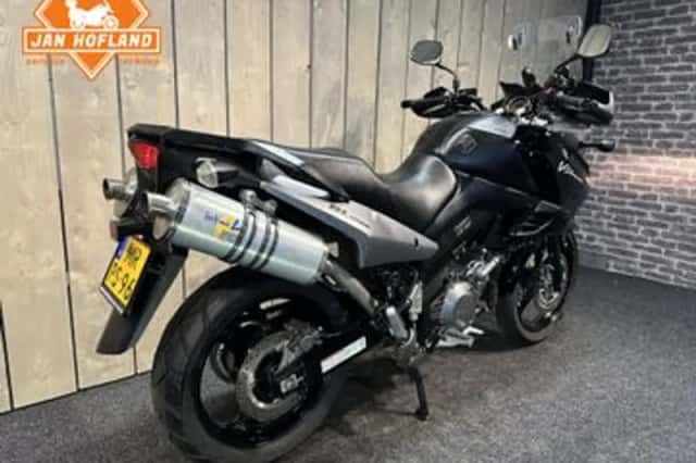 Suzuki V-Strom (2007) thumbnail 3