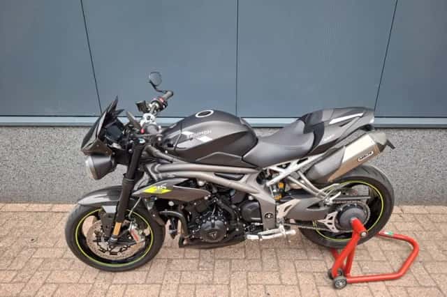 Triumph Speed Triple RS (2019) thumbnail 4