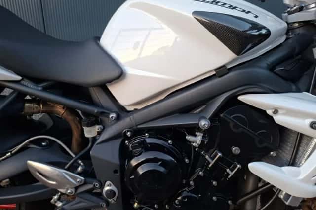 Triumph Street Triple (2011) thumbnail 6