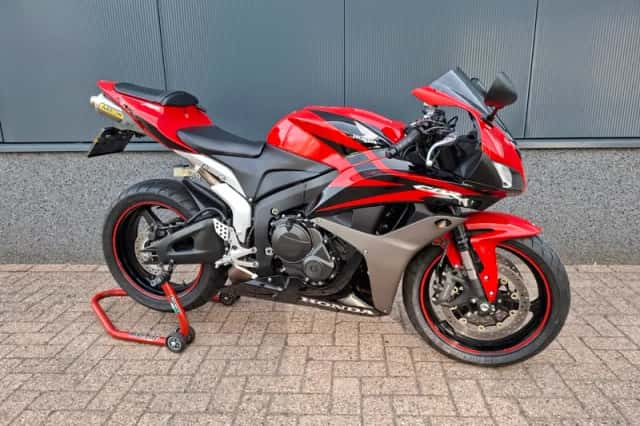 Honda CBR600RR (2007) thumbnail 3