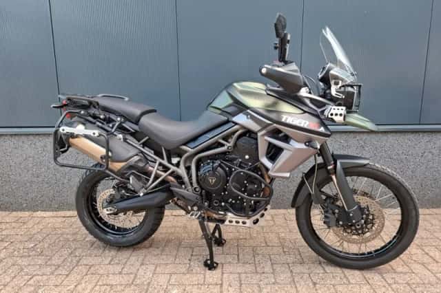 Triumph Tiger 800 XCA (2016) thumbnail 1