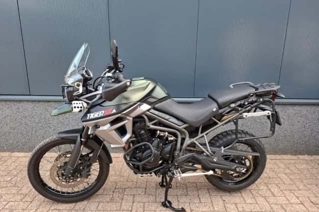 Triumph Tiger 800 XCA (2016) thumbnail 2