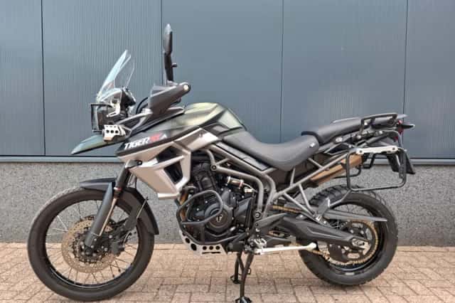 Triumph Tiger 800 XCA (2016) thumbnail 3