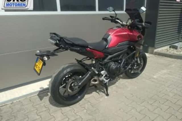 Yamaha MT-09 (2015) thumbnail 5