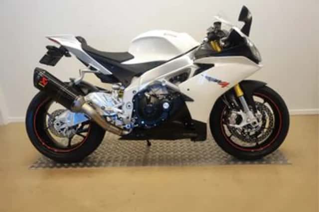 Aprilia RSV 4 R Aprc (2014) thumbnail 1