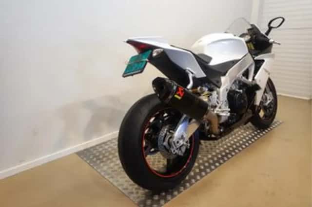 Aprilia RSV 4 R Aprc (2014) thumbnail 5