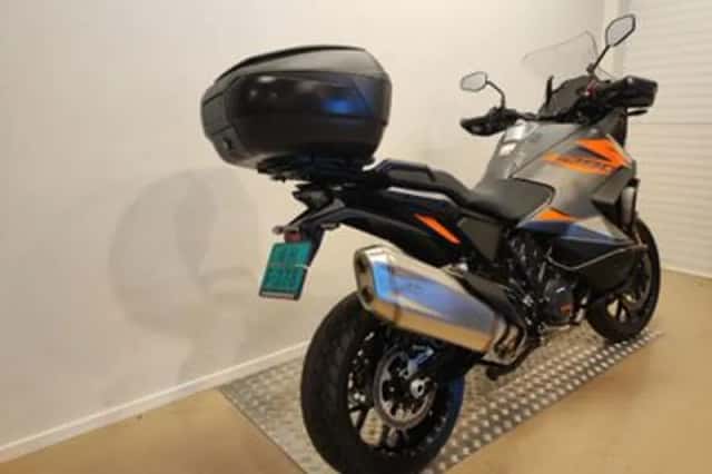 KTM 1290 Super Adventure (2021) thumbnail 2