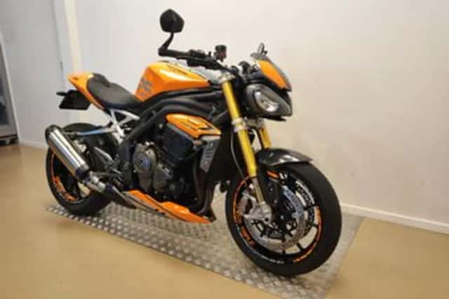 Triumph Speed Triple 1200 RS (2021) thumbnail 2