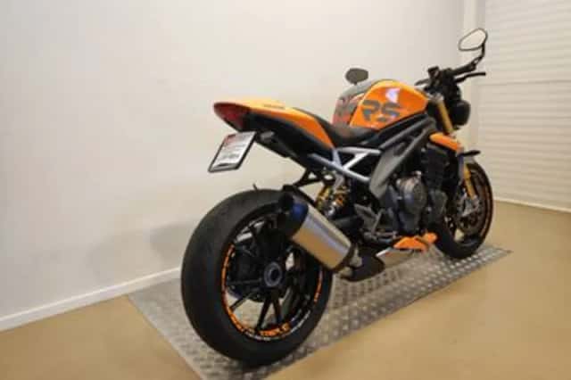 Triumph Speed Triple 1200 RS (2021) thumbnail 5