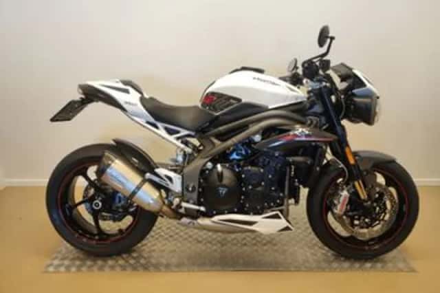 Triumph Speed Triple RS (2018) thumbnail 1