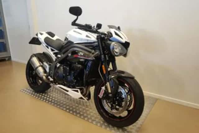 Triumph Speed Triple RS (2018) thumbnail 2