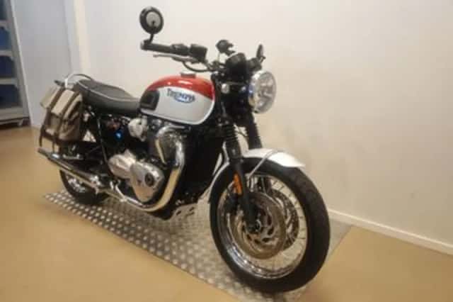 Triumph Bonneville T120 BUD Ekins (2021) thumbnail 2