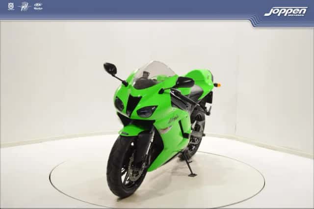 Kawasaki ZX-6R (0) thumbnail 4